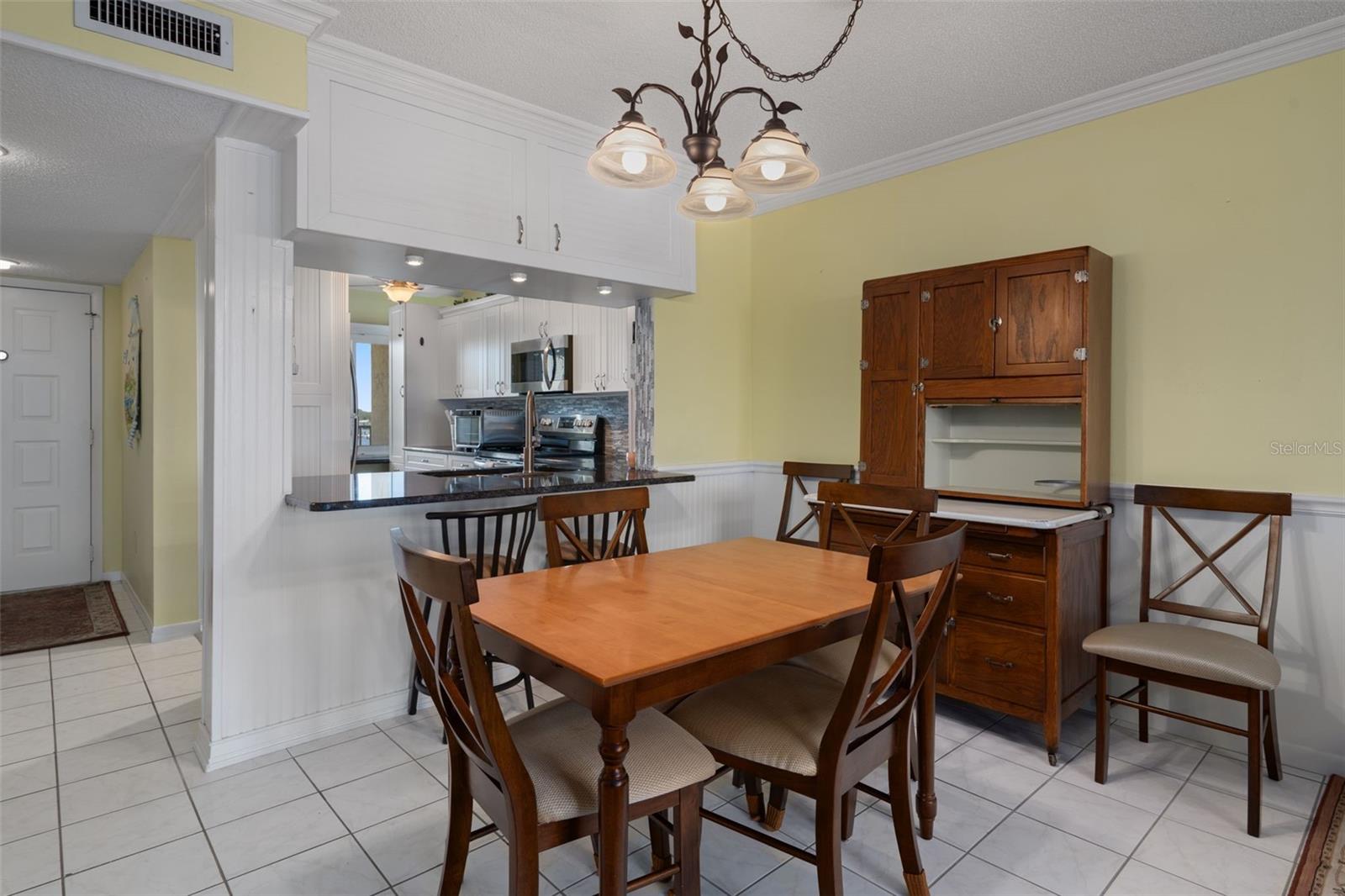 Image 13 of 71 For 8211 Brent Street 832