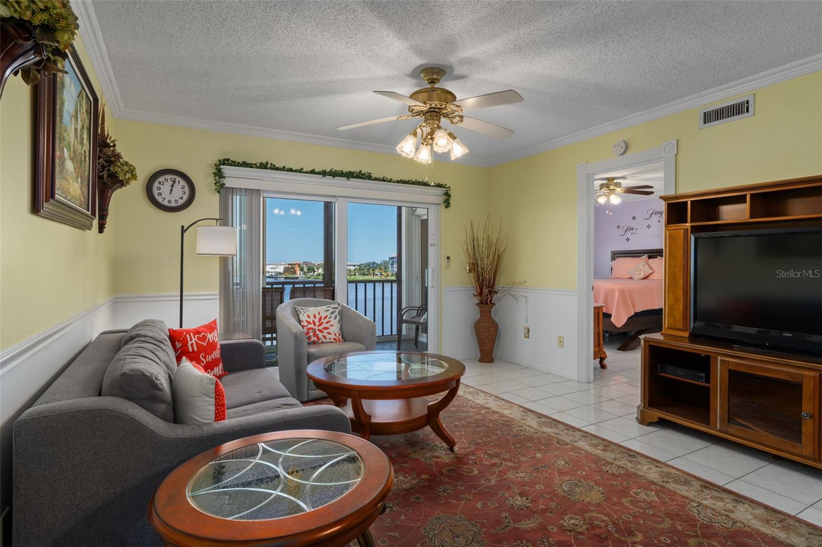 Image 16 of 71 For 8211 Brent Street 832