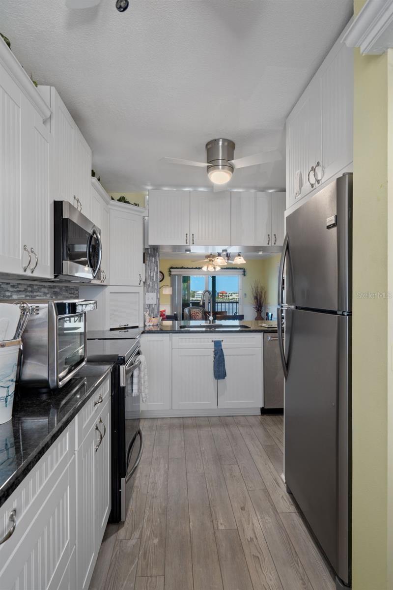 Image 24 of 71 For 8211 Brent Street 832