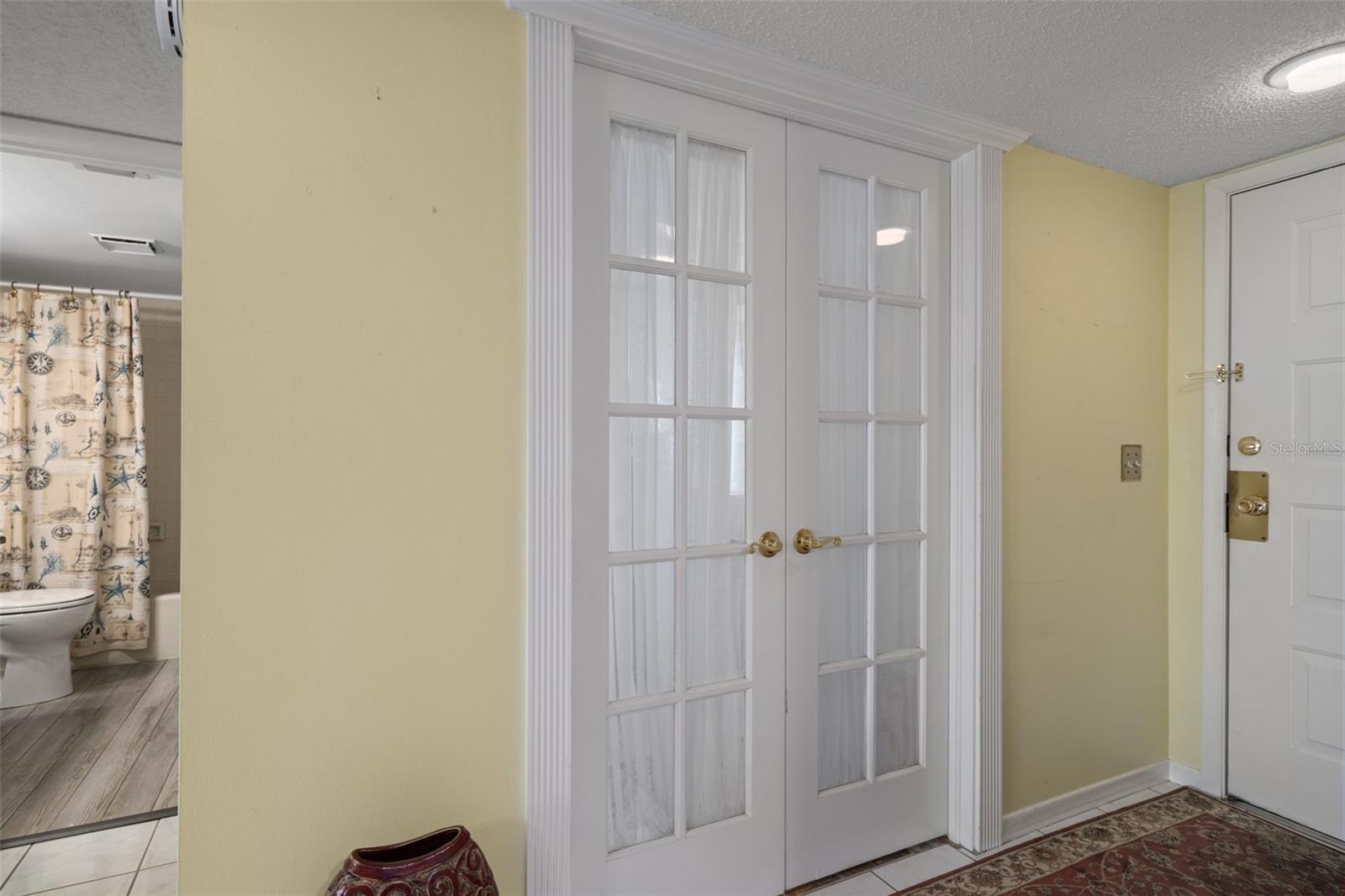Image 39 of 71 For 8211 Brent Street 832
