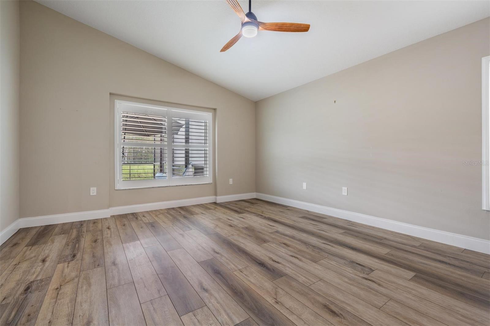 Listing photo id 9 for 11946 Yellow Finch Lane