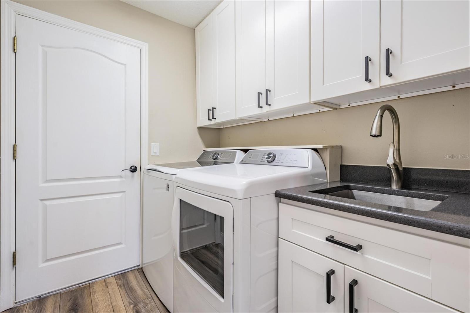 Listing photo id 17 for 11946 Yellow Finch Lane