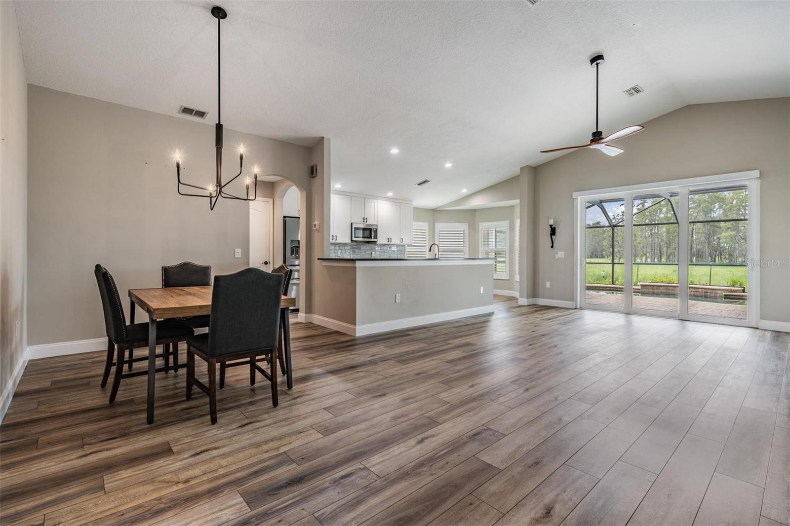 Listing photo id 2 for 11946 Yellow Finch Lane
