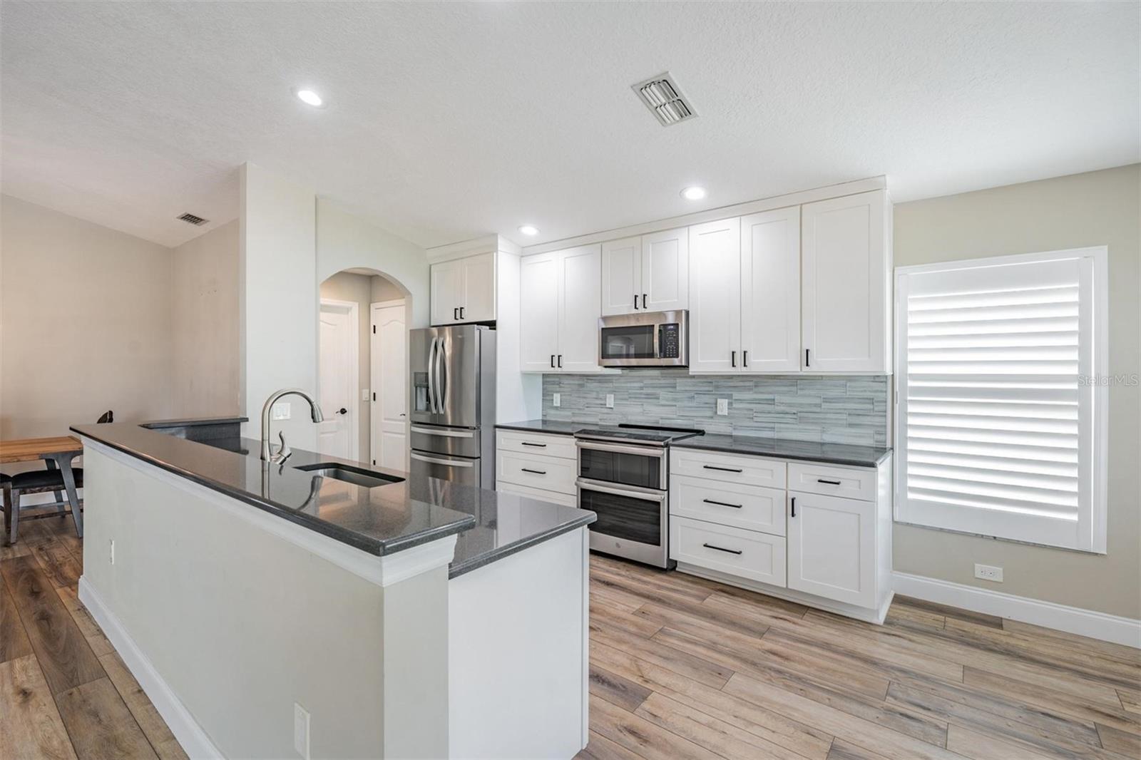 Listing photo id 6 for 11946 Yellow Finch Lane