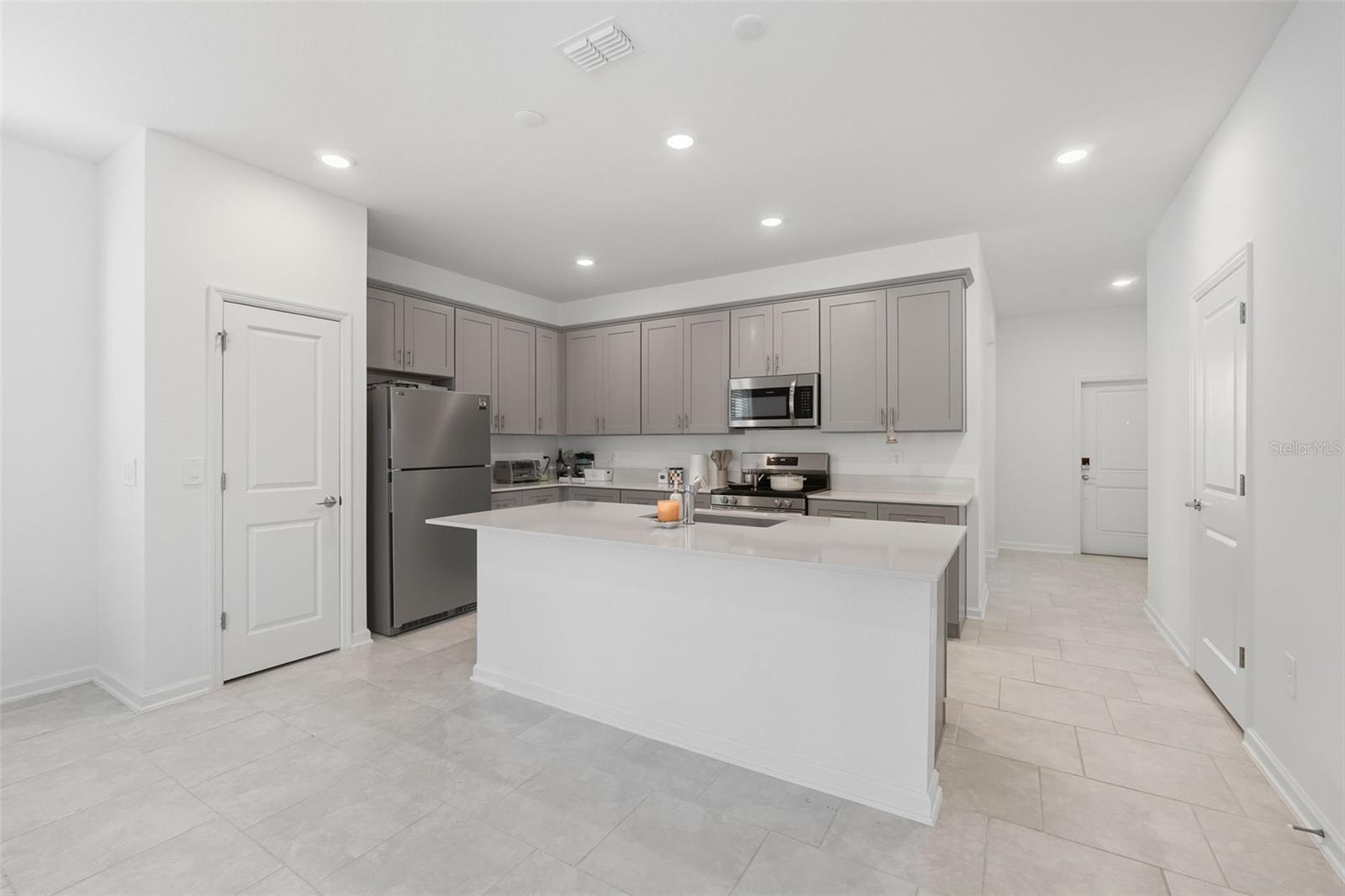 Image 14 of 39 For 4132 Pino Street
