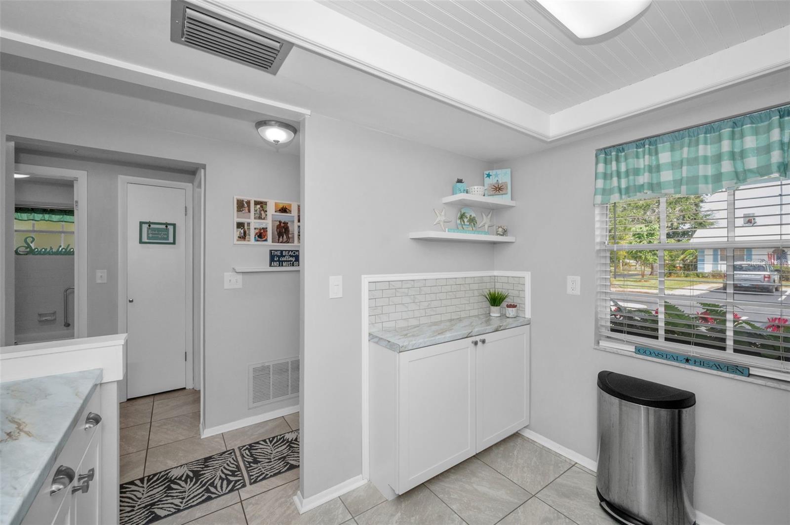 Image 18 of 59 For 4224 Rax Place 4224