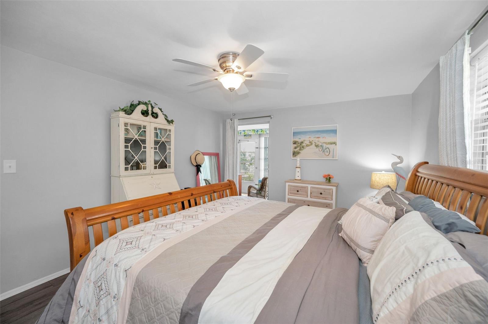 Image 23 of 59 For 4224 Rax Place 4224