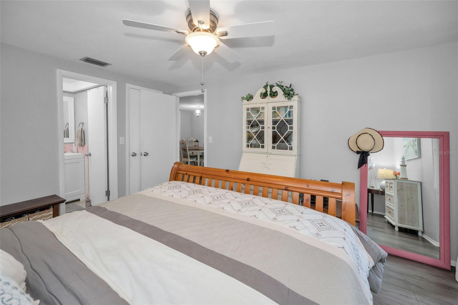 Image 24 of 59 For 4224 Rax Place 4224