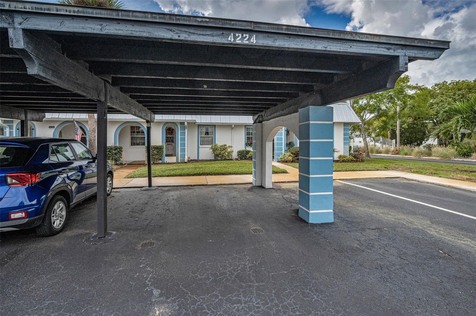 Image 4 of 59 For 4224 Rax Place 4224