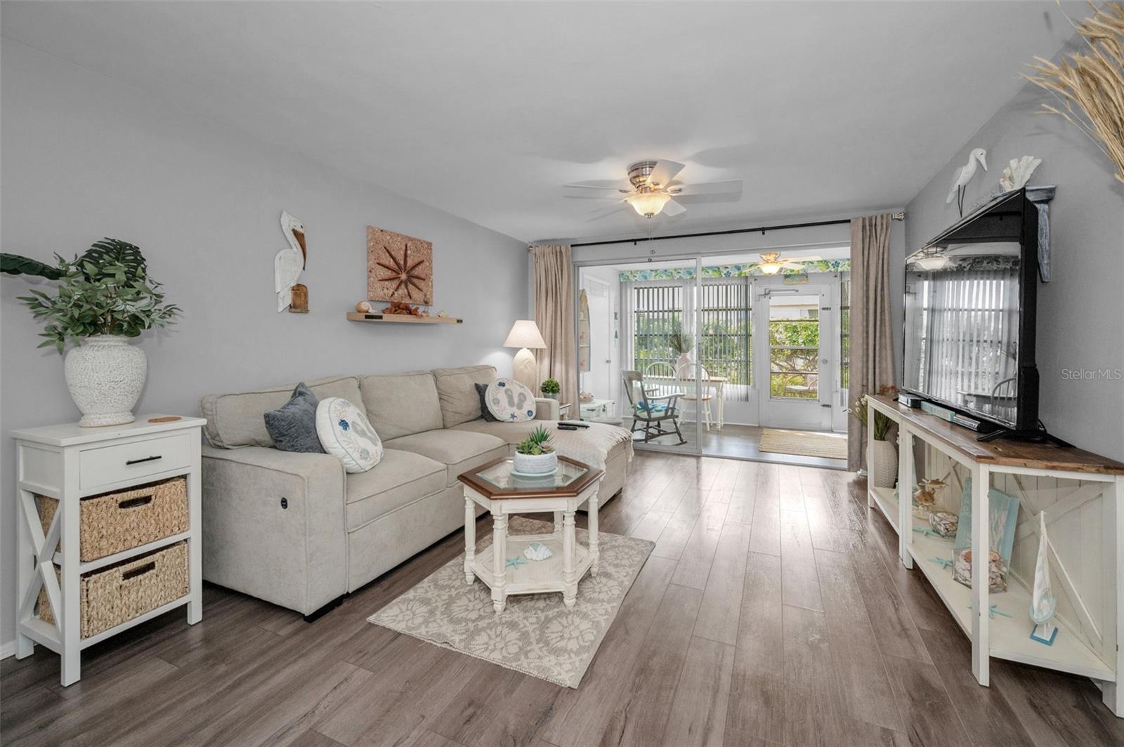 Image 8 of 59 For 4224 Rax Place 4224
