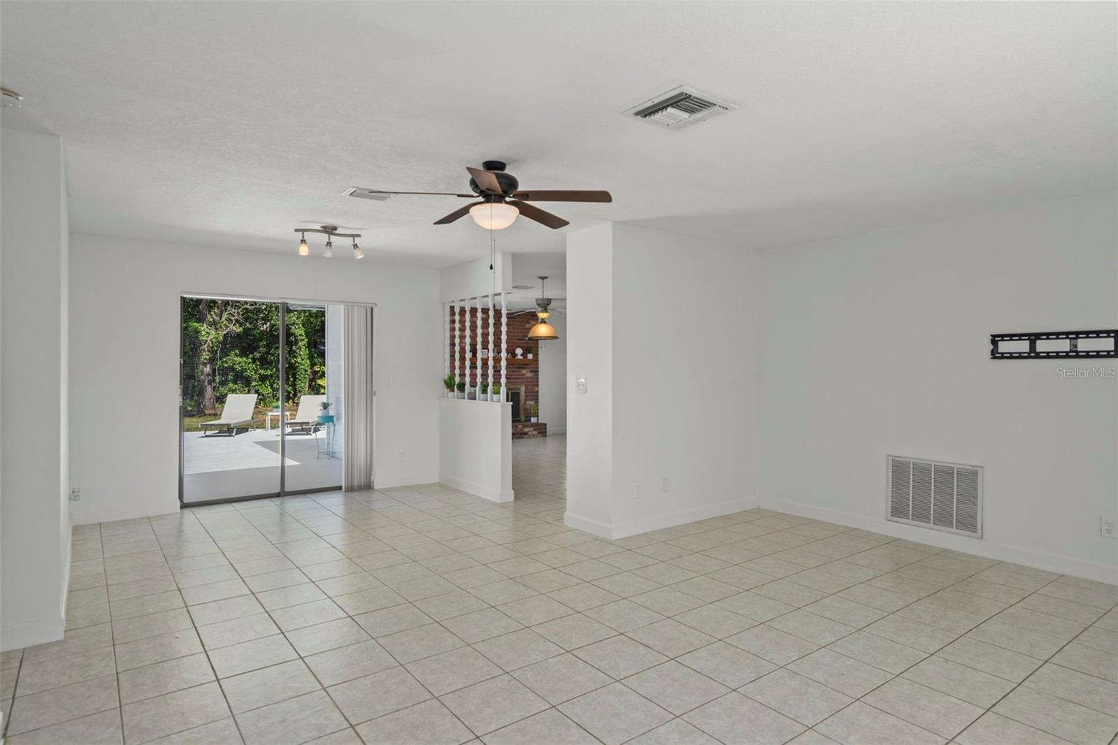 Image 10 of 55 For 1183 Farley Avenue