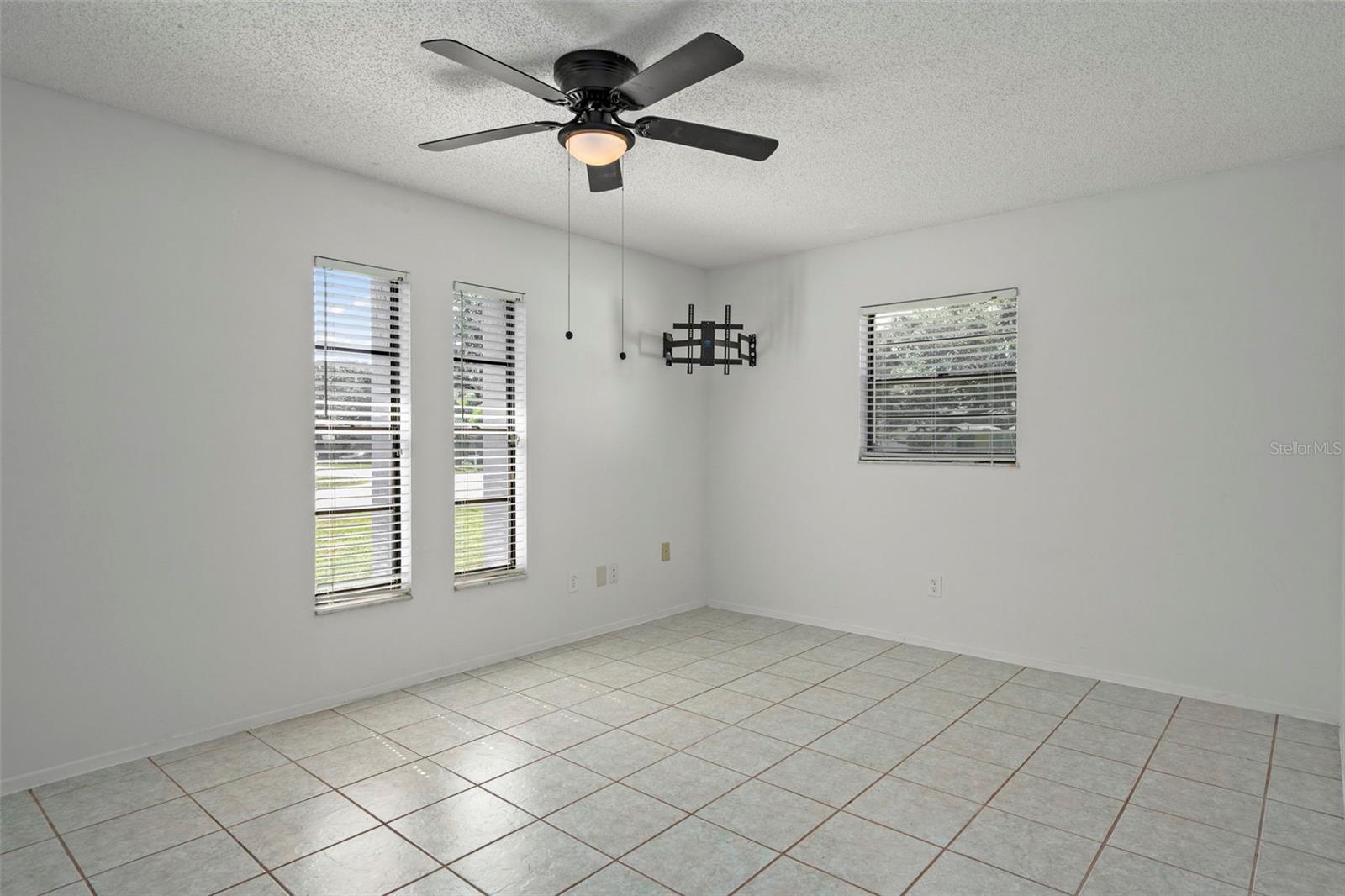 Image 31 of 55 For 1183 Farley Avenue