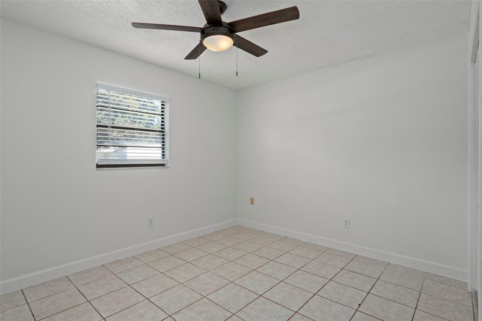 Image 36 of 55 For 1183 Farley Avenue