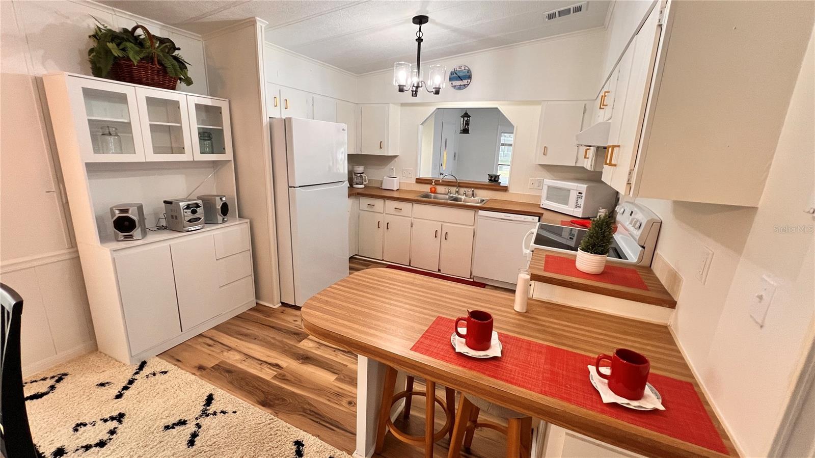 Image 9 of 38 For 9303 Highpoint Boulevard