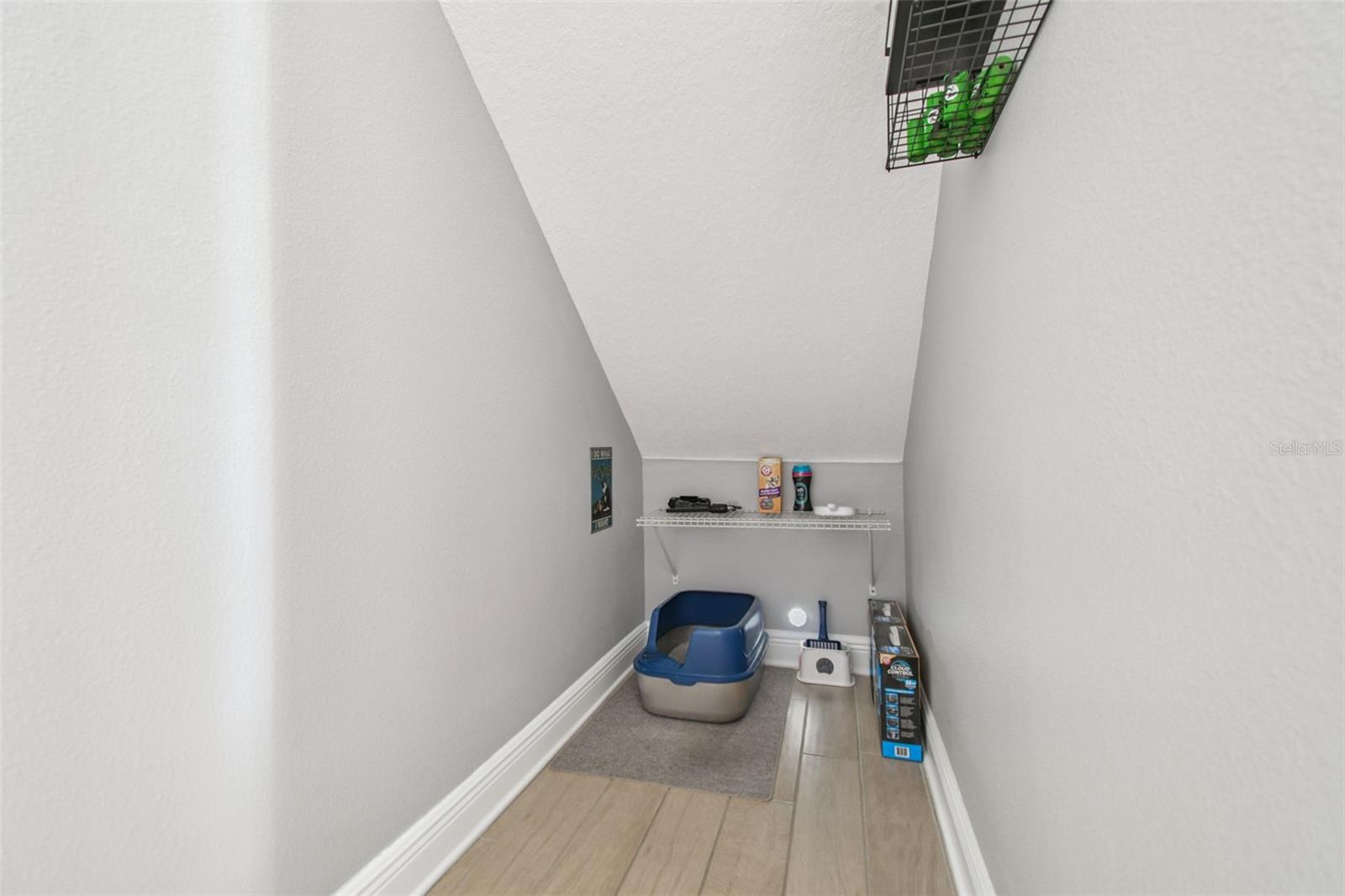 Image 14 of 78 For 13019 Batten Lane