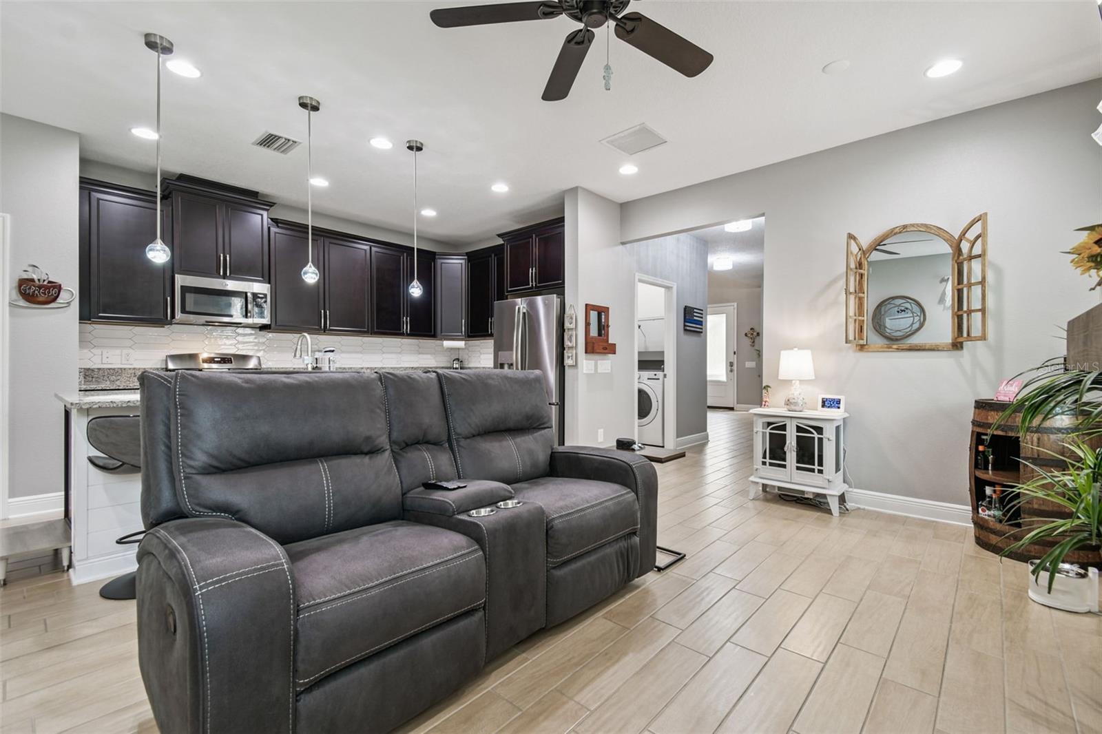 Image 17 of 78 For 13019 Batten Lane