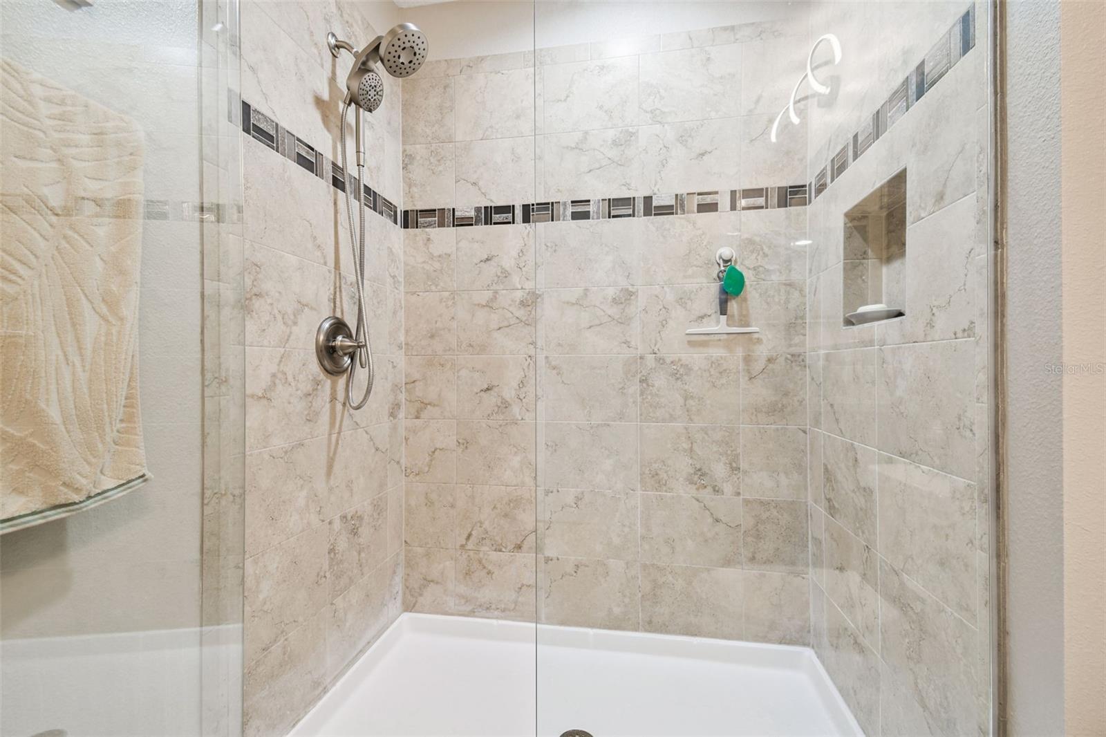 Image 39 of 78 For 13019 Batten Lane