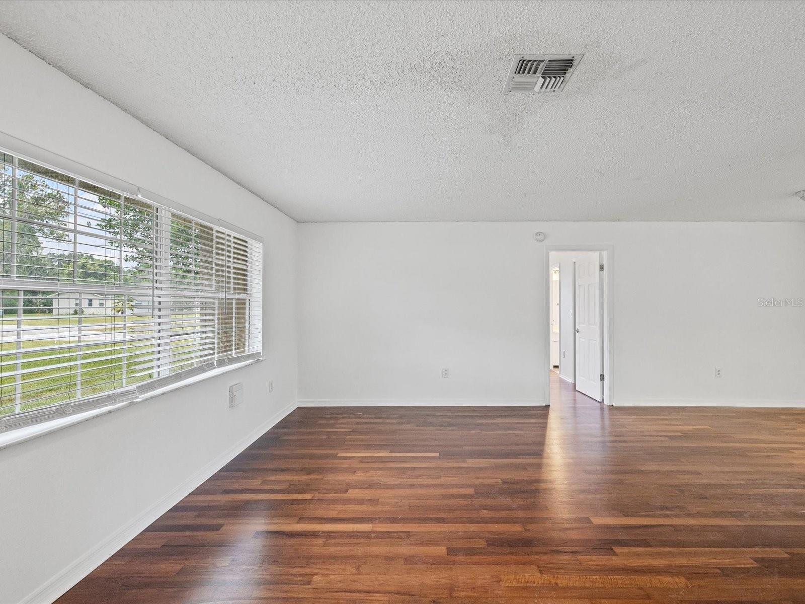 Image 7 of 35 For 9269 Bladon Street