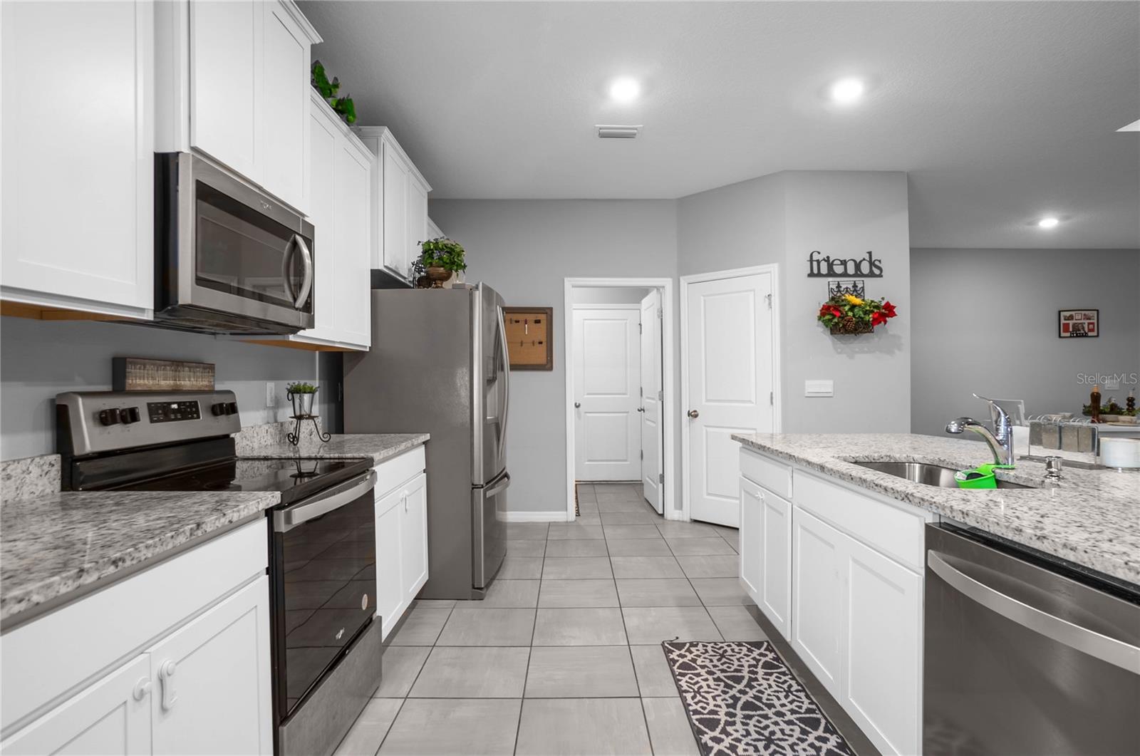 Image 15 of 54 For 14069 Wineberry Drive