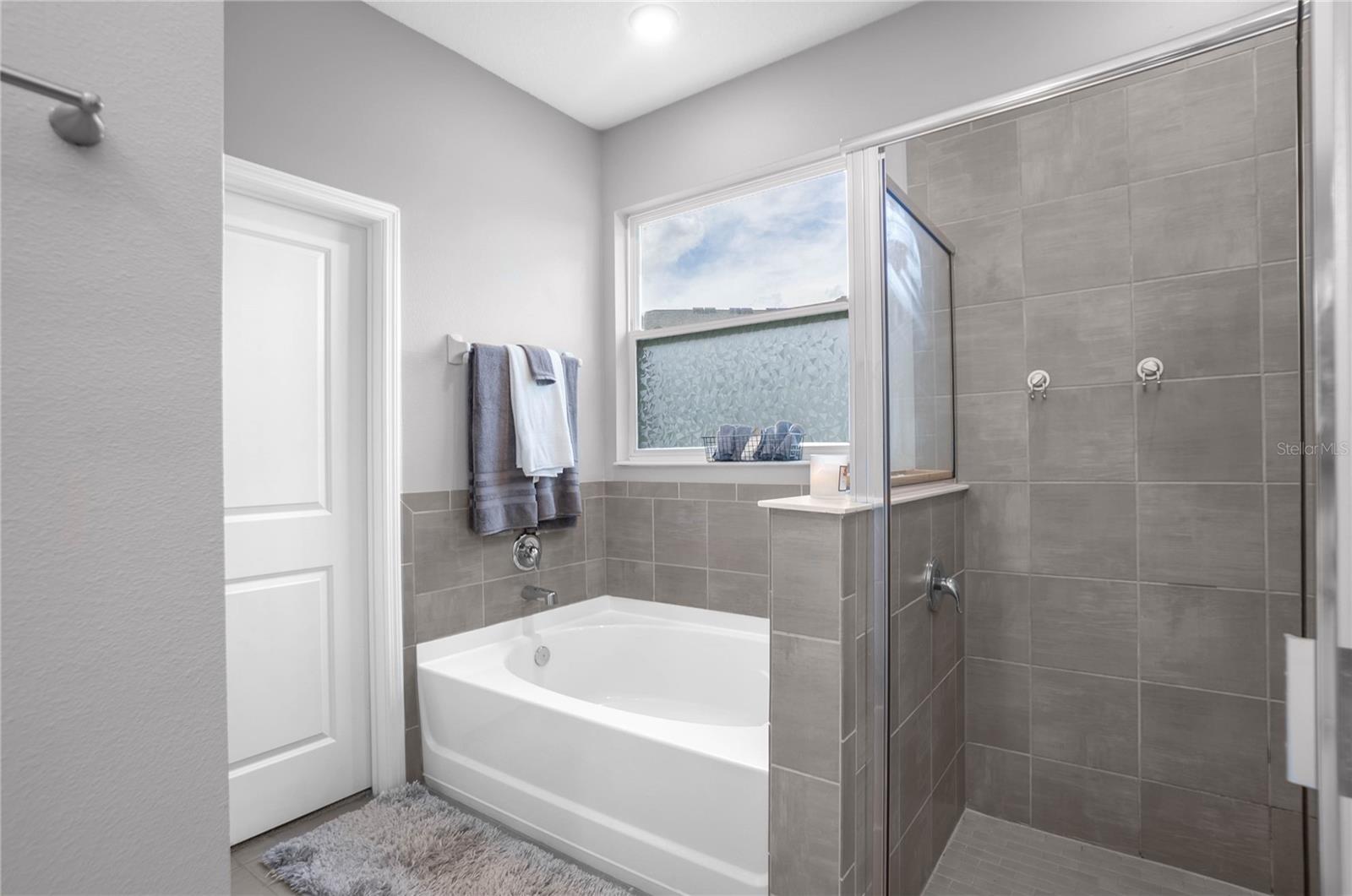 Image 19 of 54 For 14069 Wineberry Drive