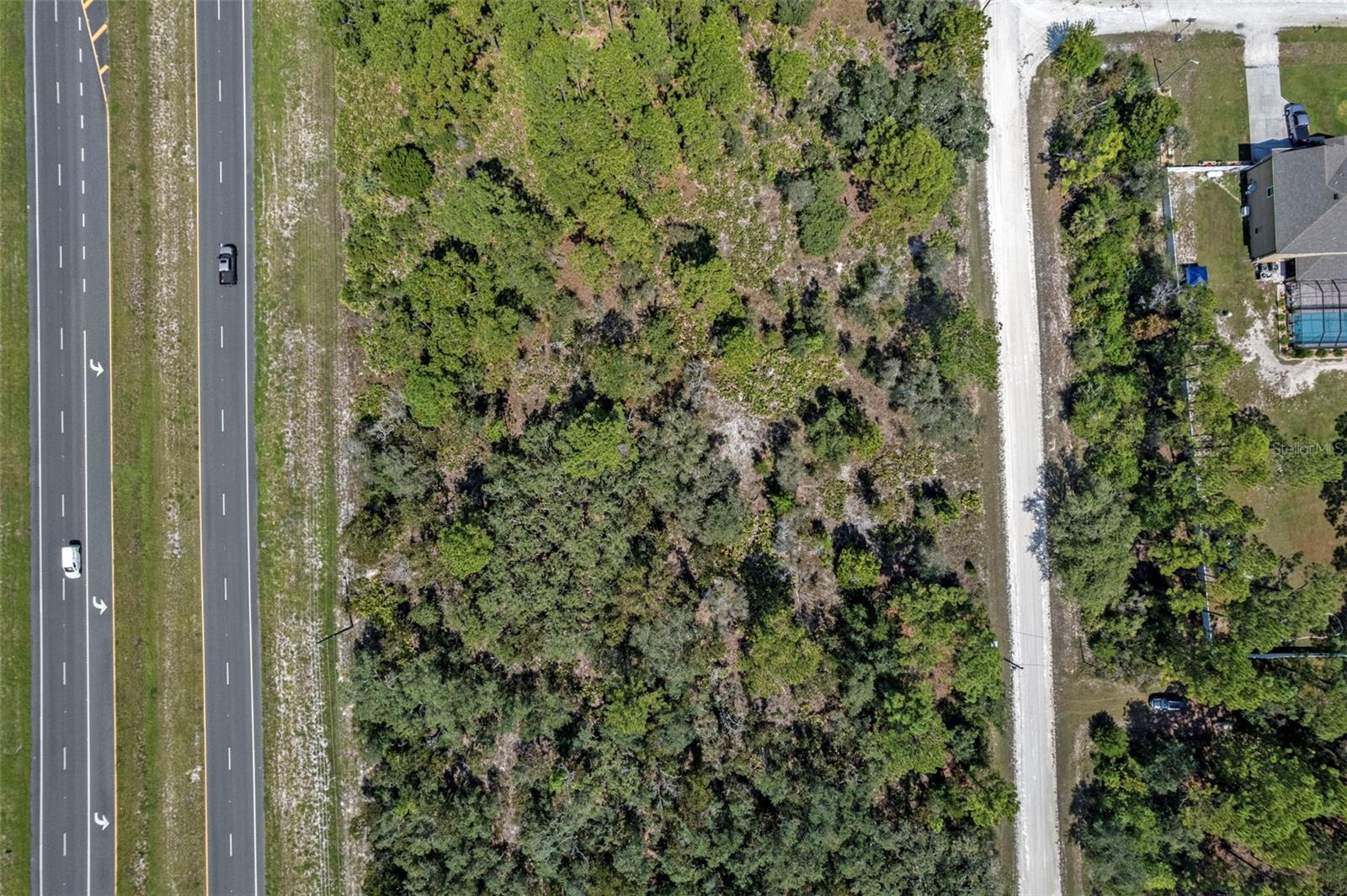 Listing photo id 3 for 18172 Commercial Way