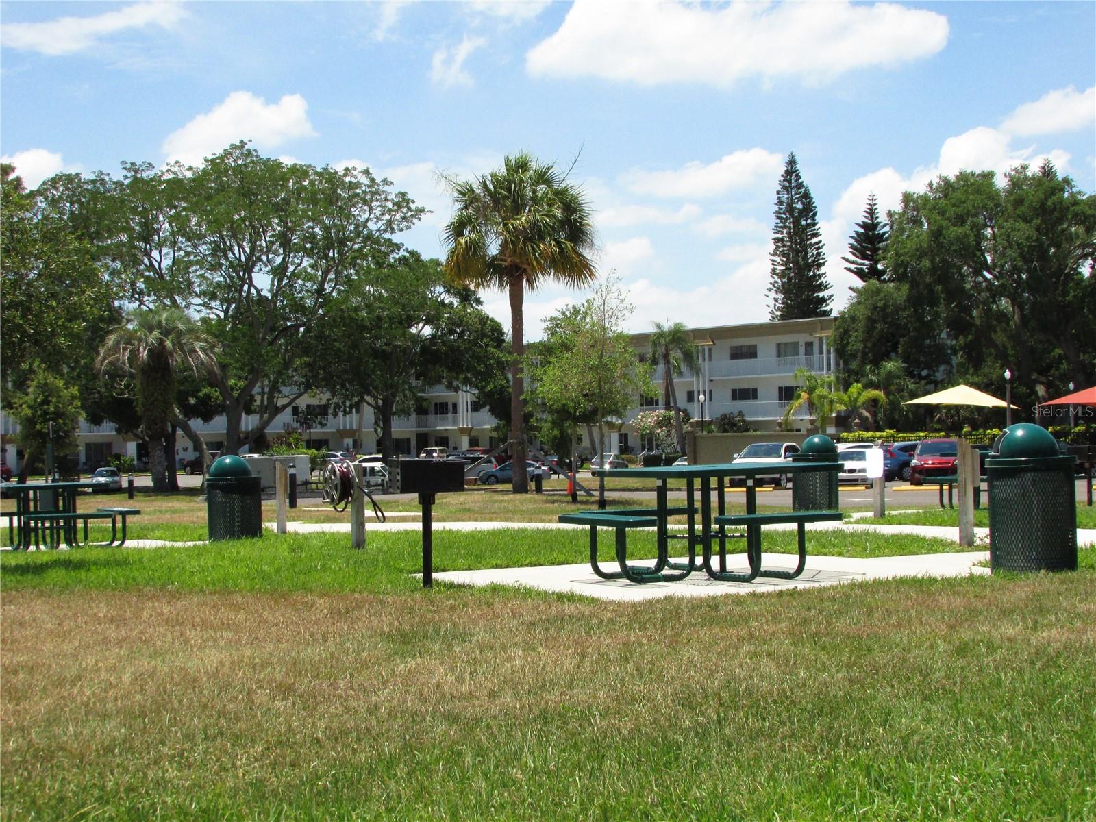Image 65 of 84 For 2263 Americus Boulevard E 59