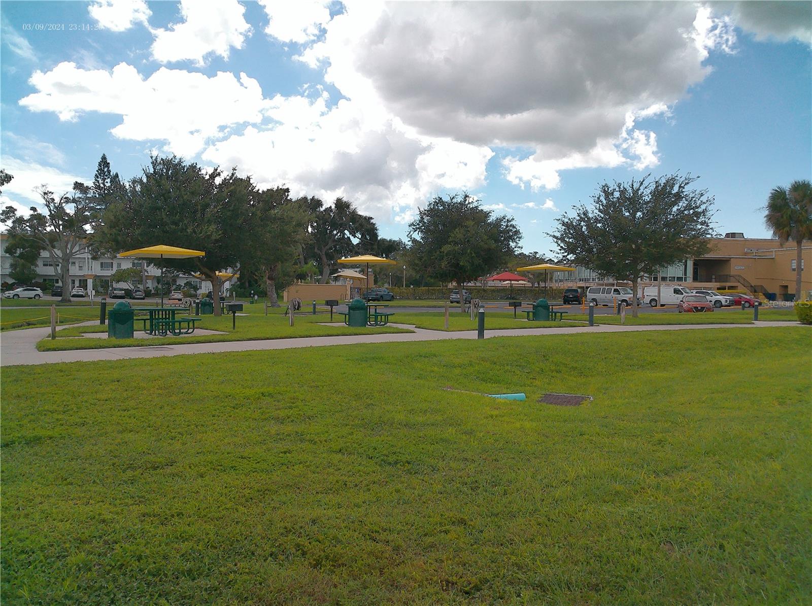 Image 76 of 84 For 2263 Americus Boulevard E 59