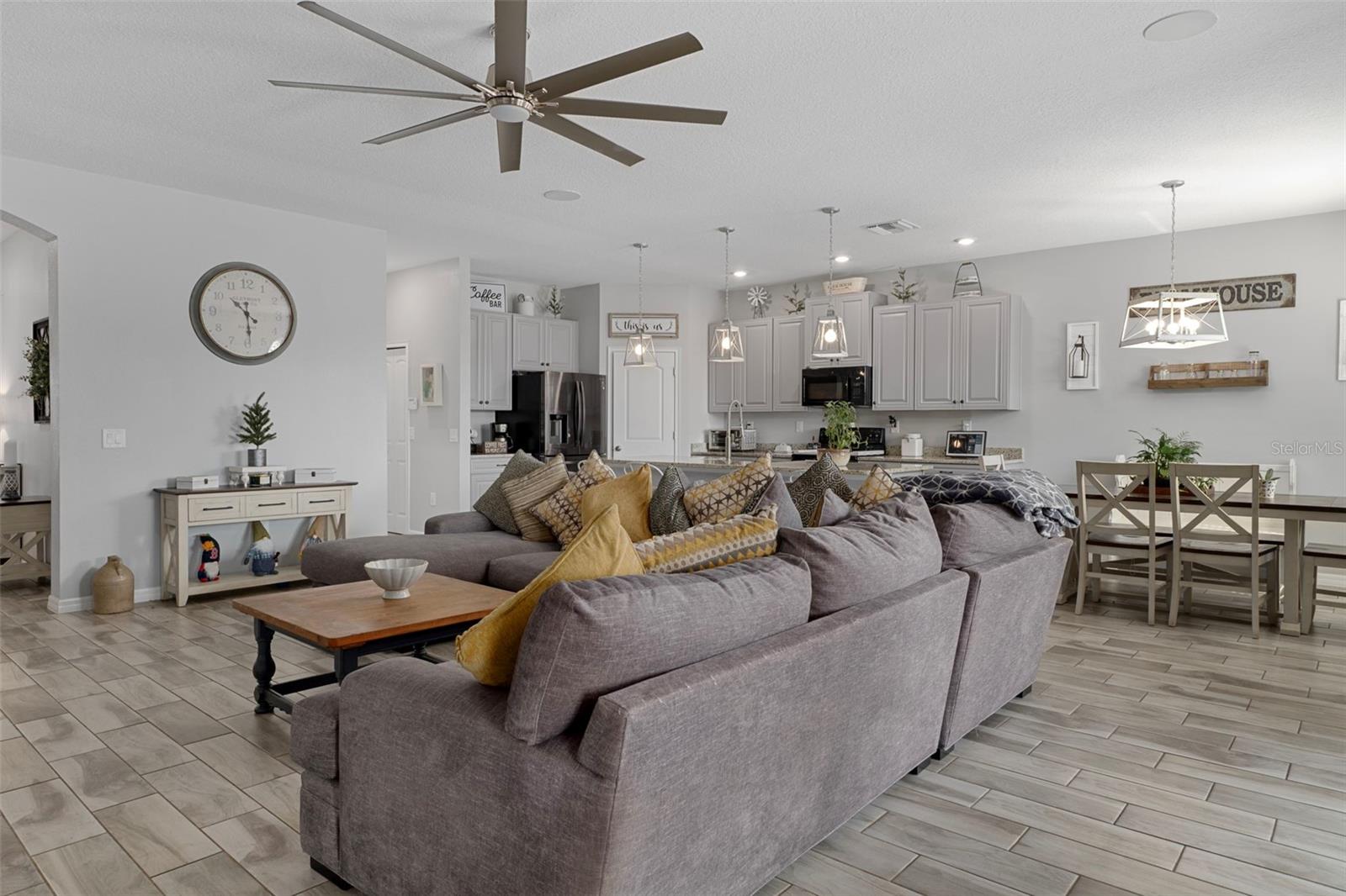 Image 11 of 81 For 13968 Nesbit Court