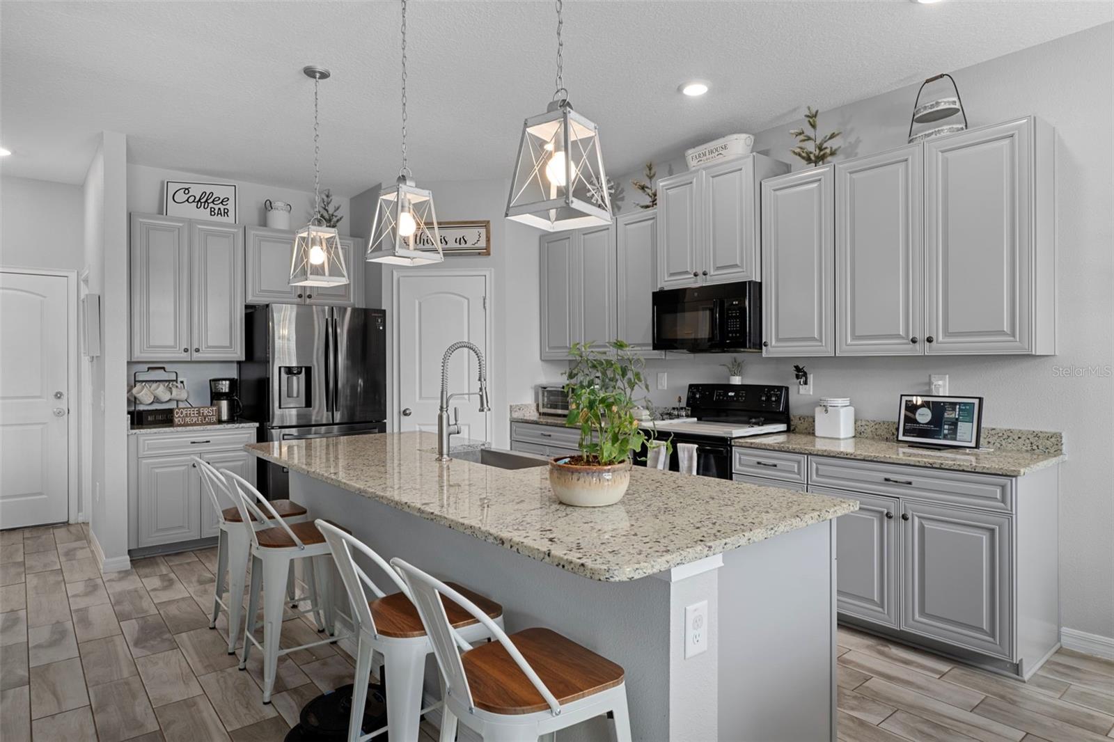 Image 17 of 81 For 13968 Nesbit Court