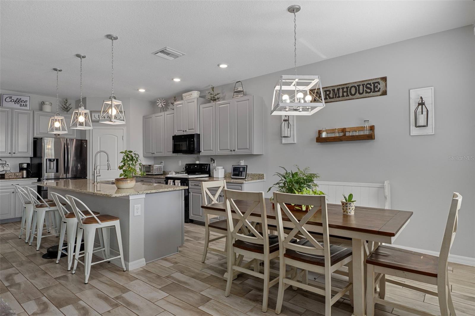 Image 18 of 81 For 13968 Nesbit Court
