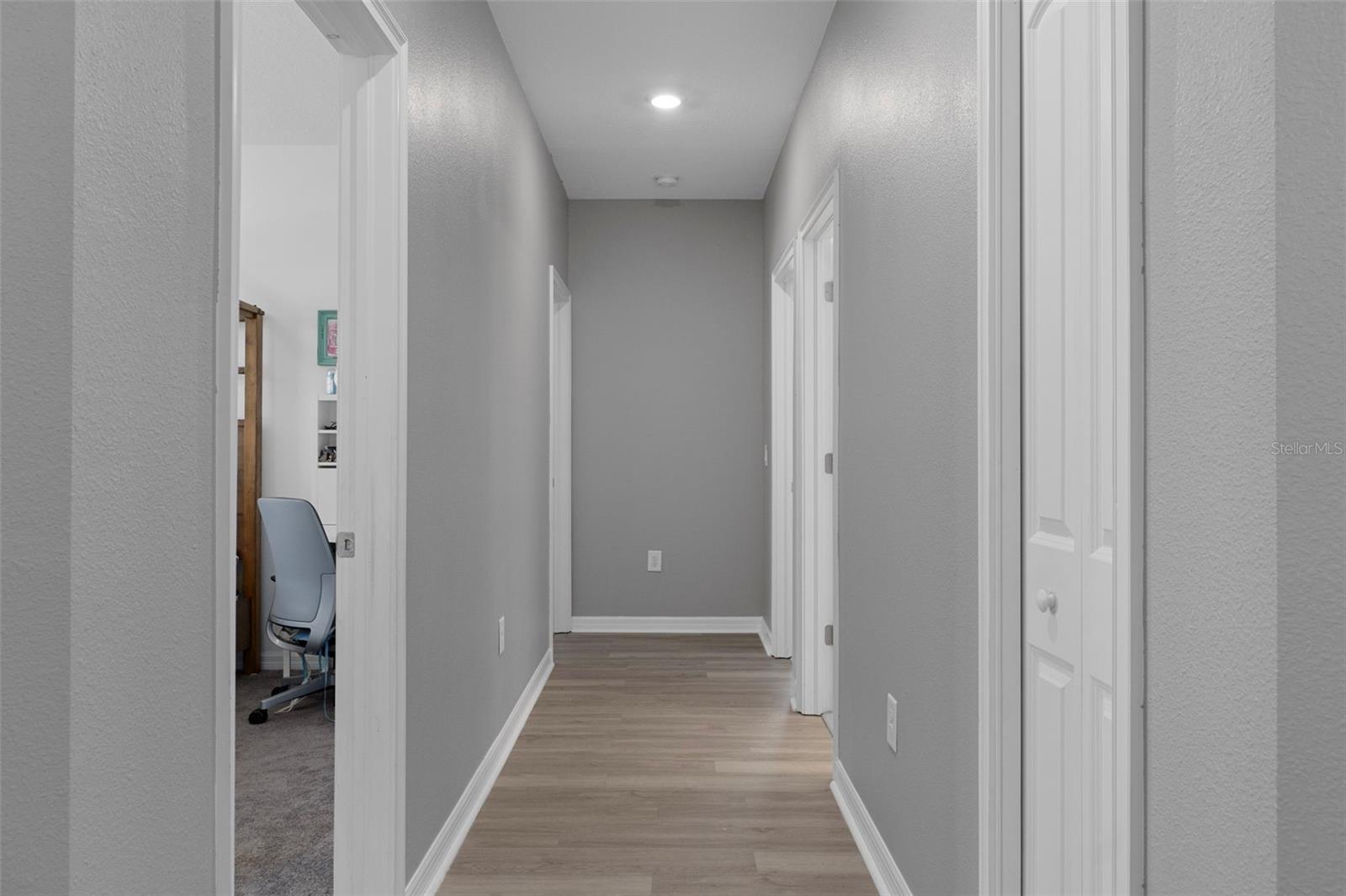Image 32 of 81 For 13968 Nesbit Court