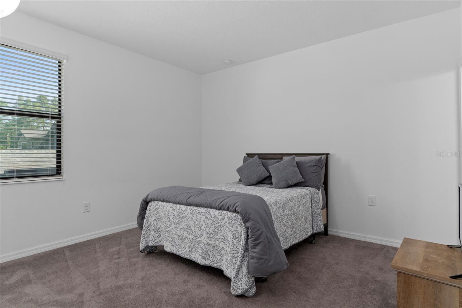 Image 42 of 81 For 13968 Nesbit Court
