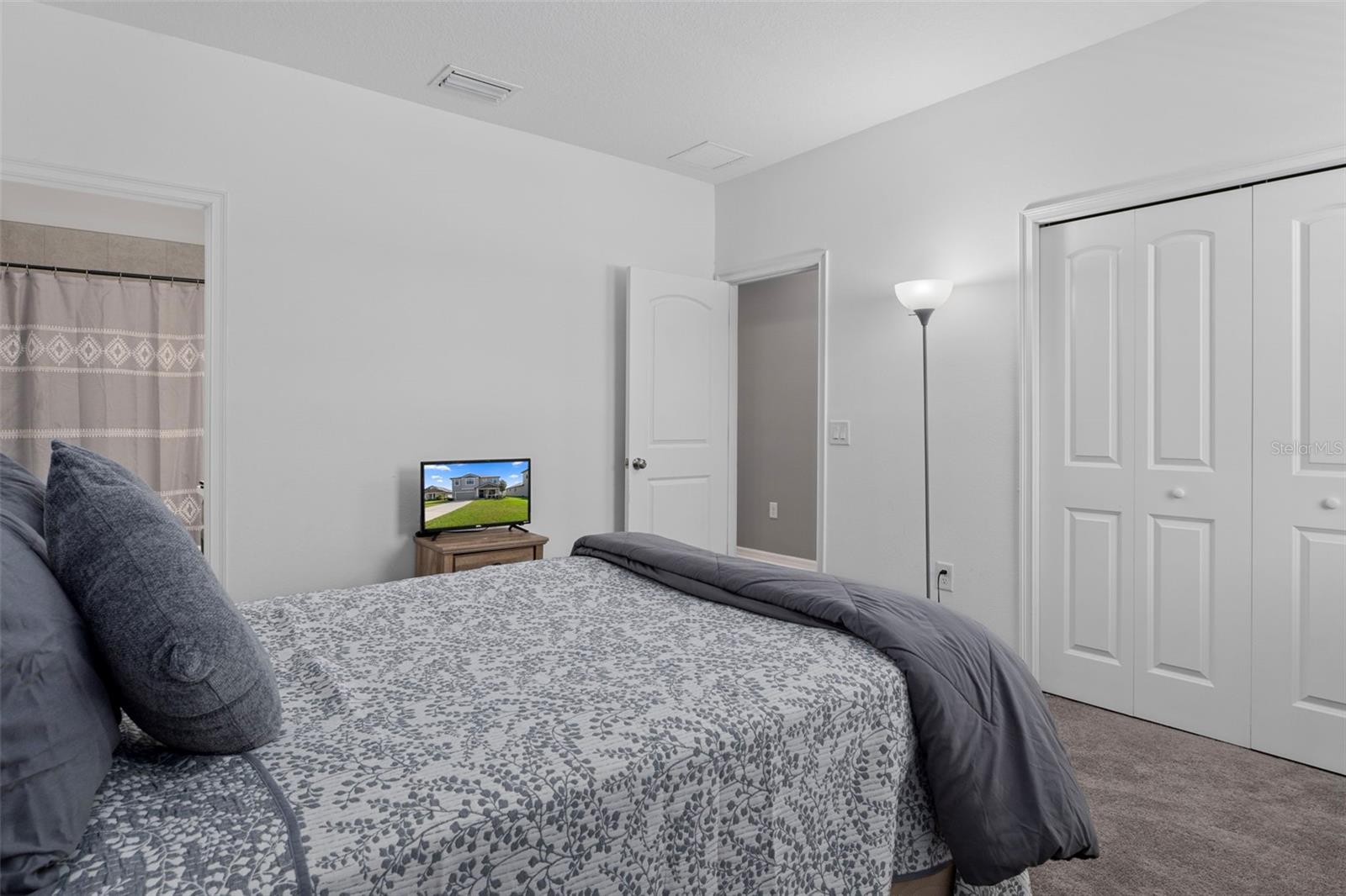 Image 43 of 81 For 13968 Nesbit Court