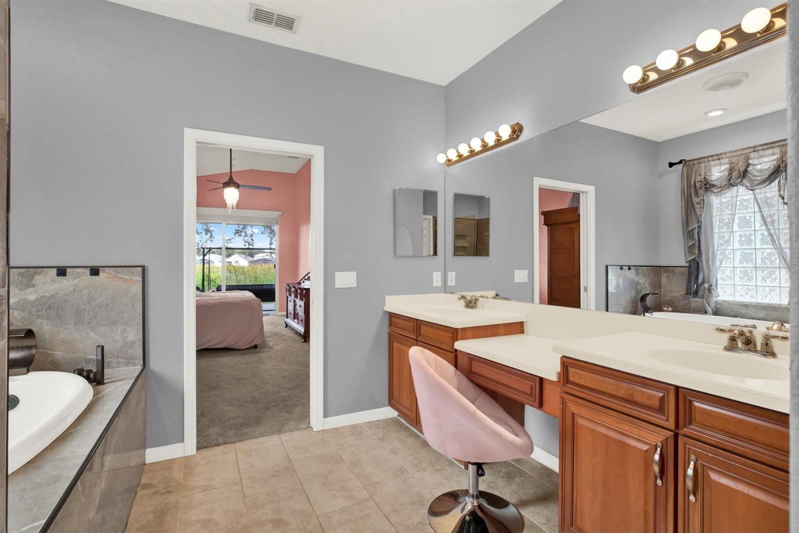 Image 22 of 64 For 10435 Deerberry Drive
