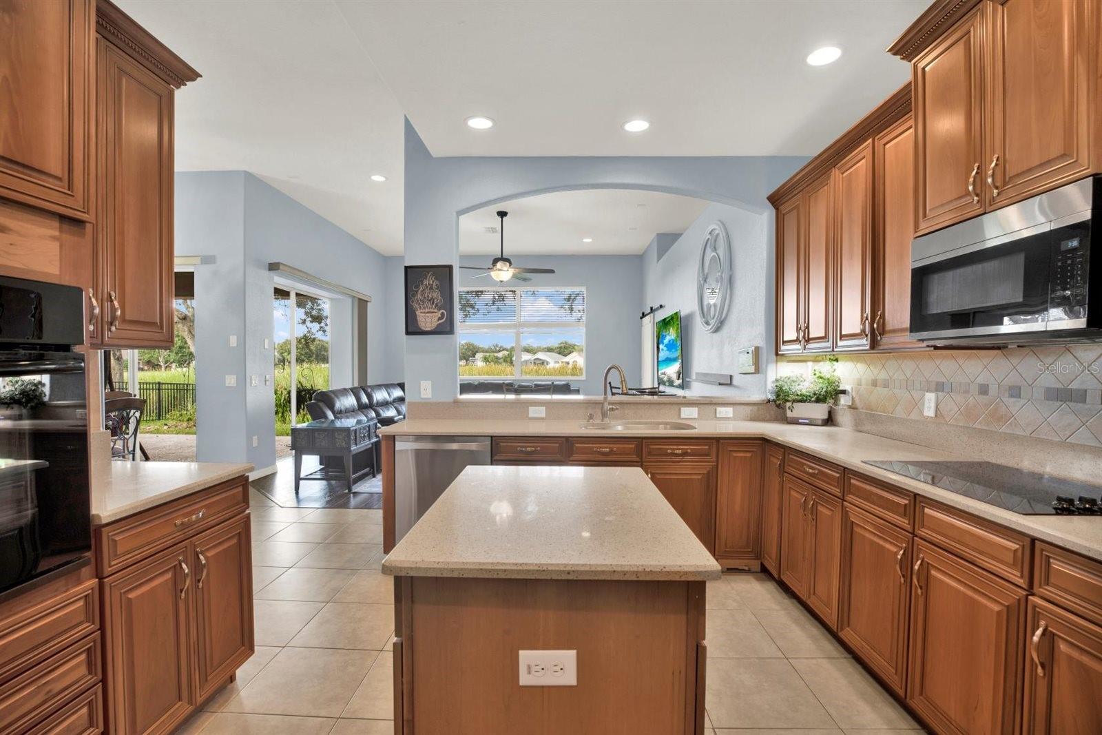 Image 6 of 64 For 10435 Deerberry Drive