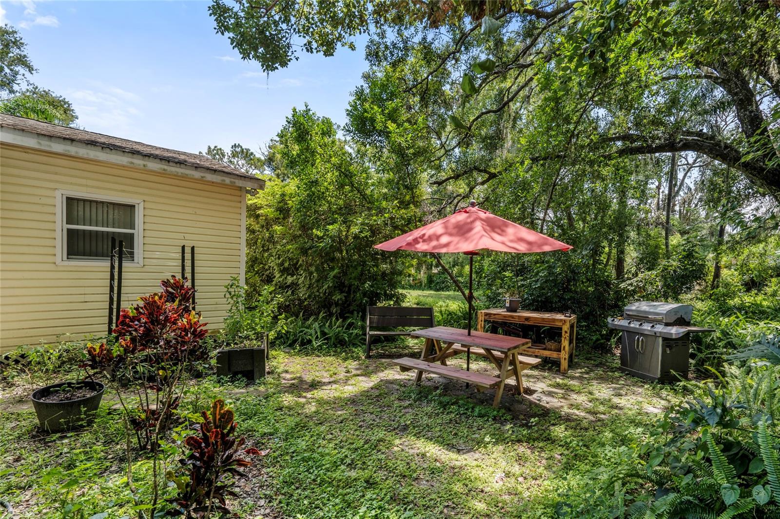Image 6 of 79 For 20105 Green Grass Lane