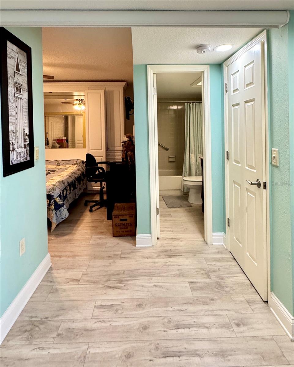 Image 16 of 47 For 4620 Bay Boulevard 1145