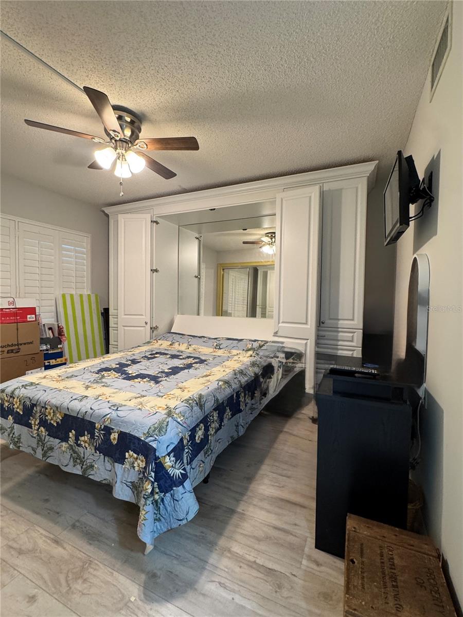 Image 17 of 47 For 4620 Bay Boulevard 1145