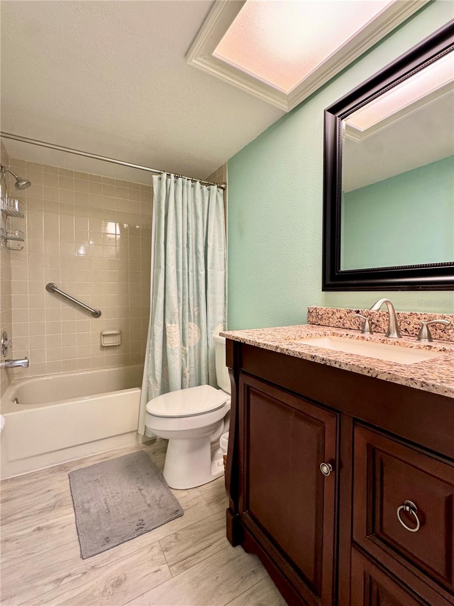 Image 18 of 47 For 4620 Bay Boulevard 1145
