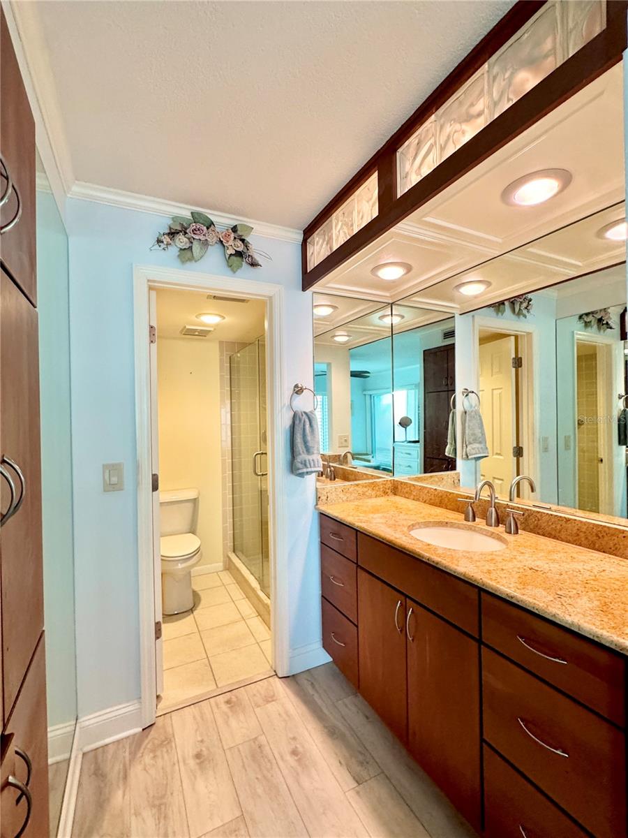 Image 30 of 47 For 4620 Bay Boulevard 1145