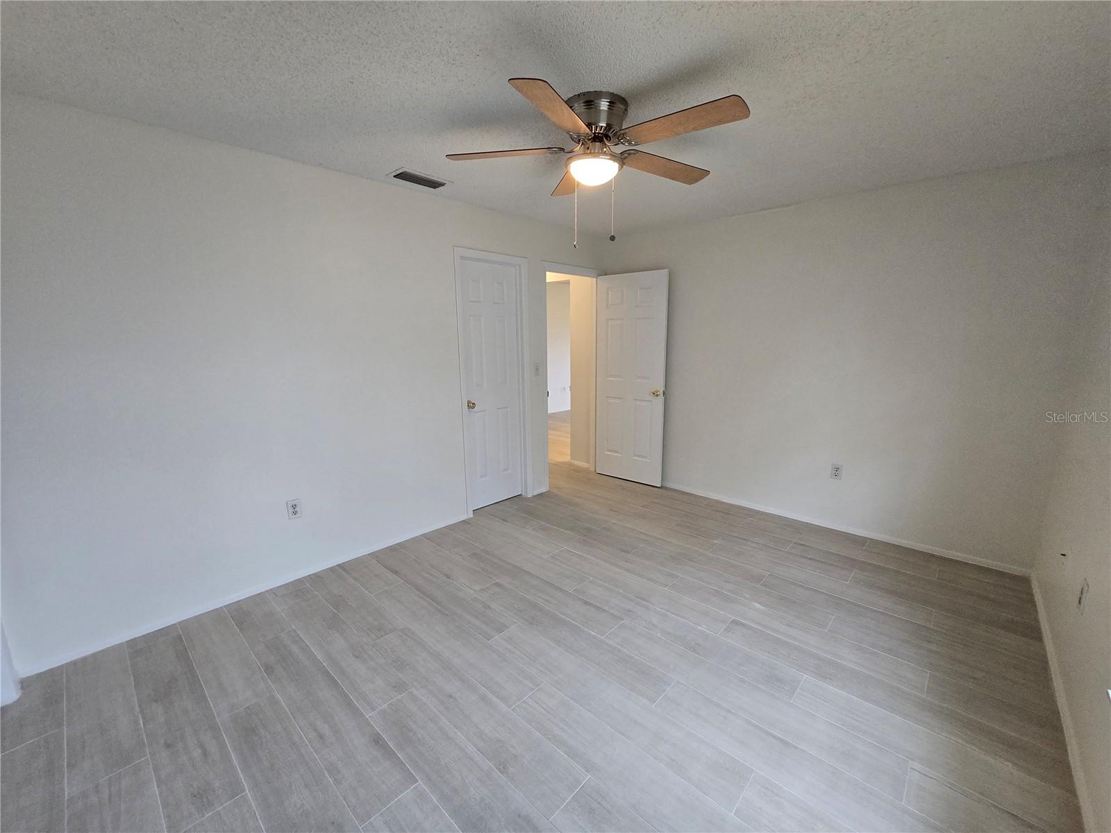 Image 19 of 26 For 11127 Peppertree Lane