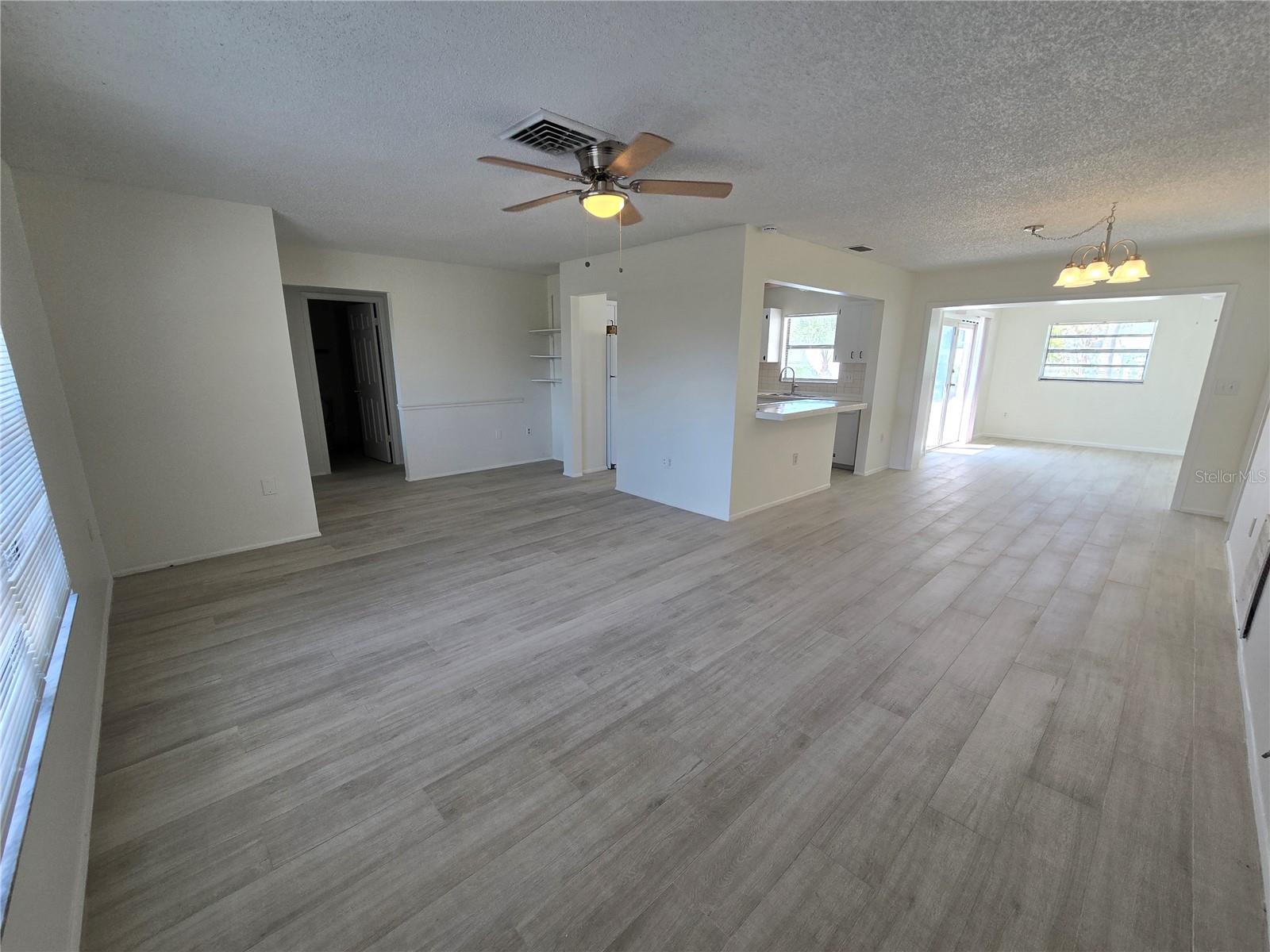 Image 4 of 26 For 11127 Peppertree Lane