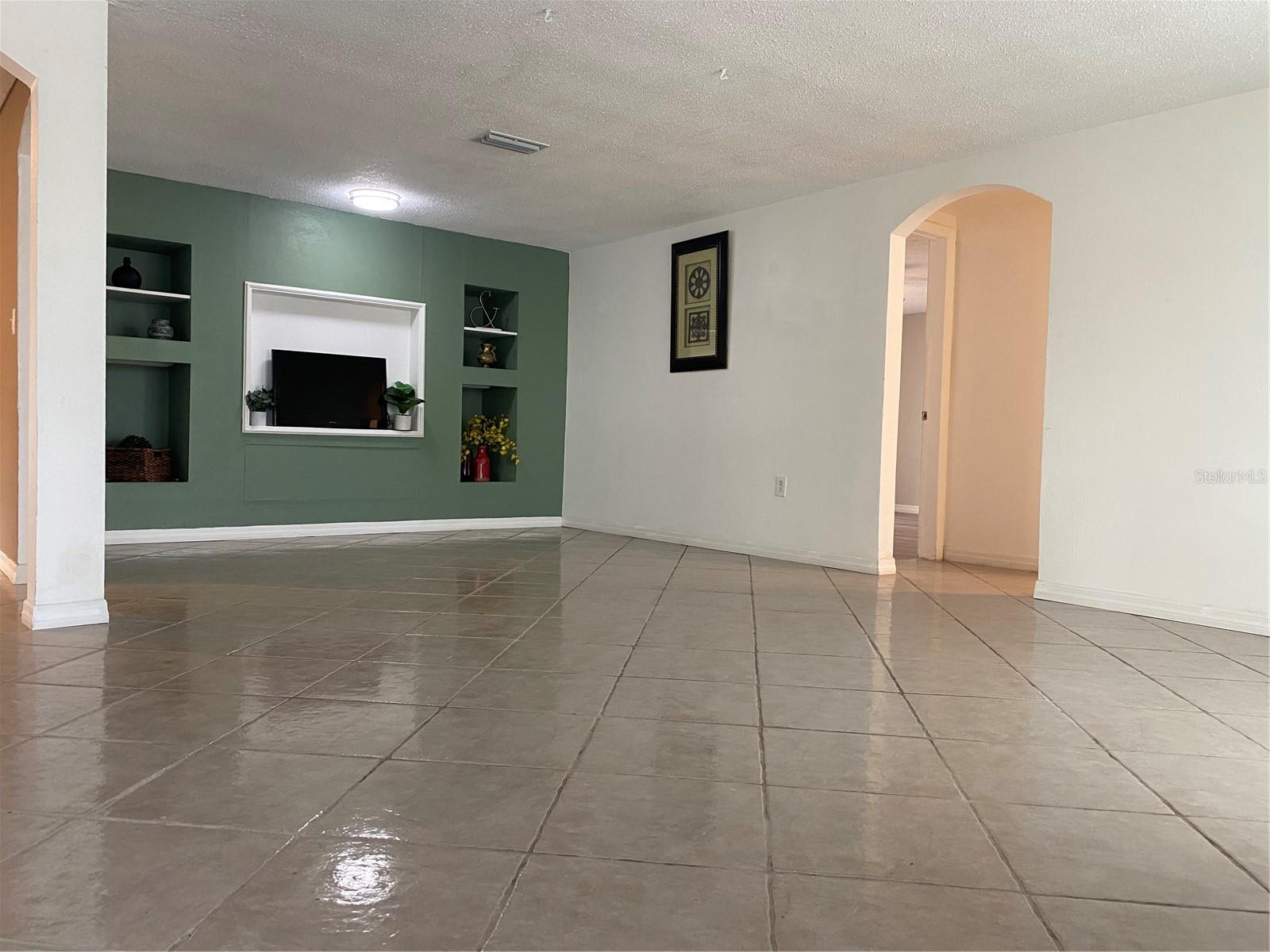 Image 18 of 49 For 1817 Dartmouth Drive