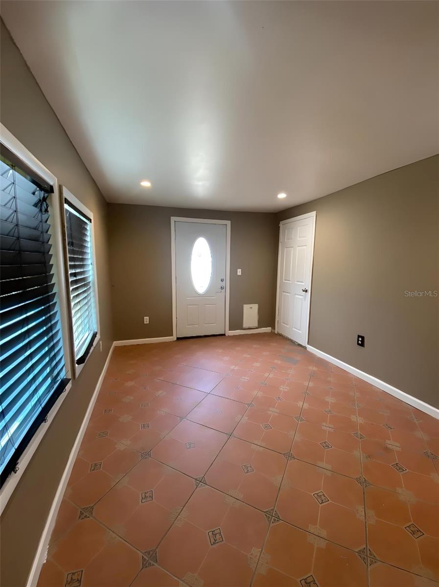 Image 32 of 49 For 1817 Dartmouth Drive