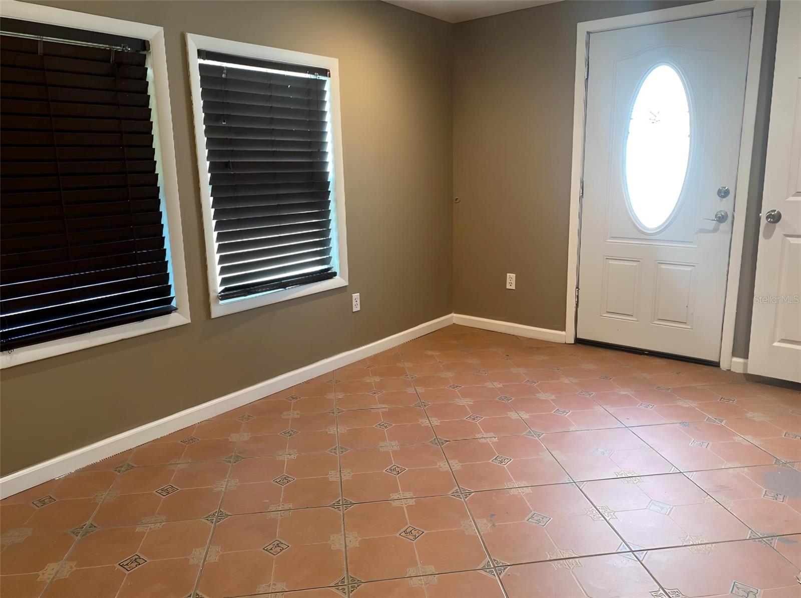 Image 33 of 49 For 1817 Dartmouth Drive