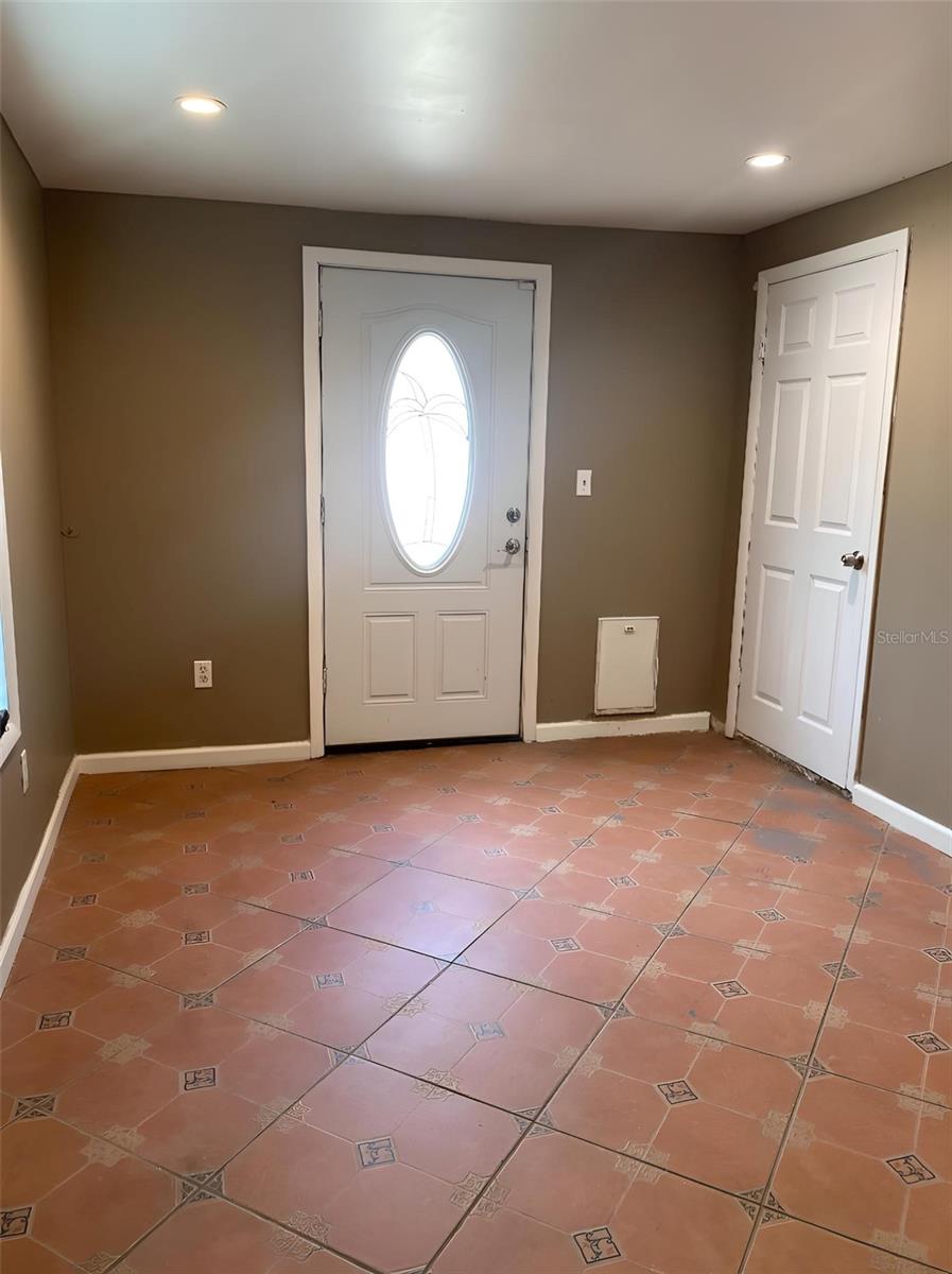 Image 34 of 49 For 1817 Dartmouth Drive