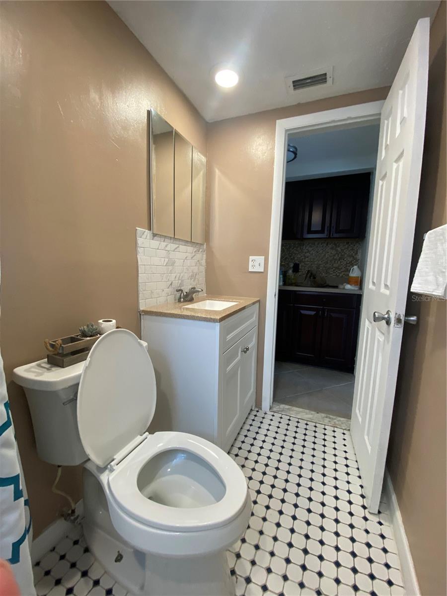 Image 40 of 49 For 1817 Dartmouth Drive