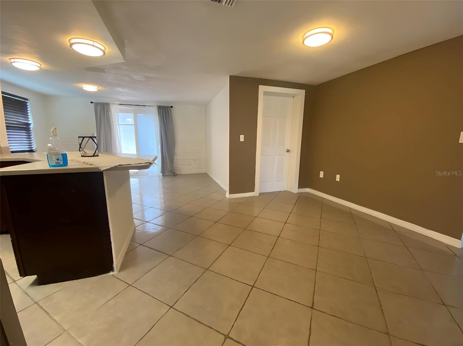 Image 6 of 49 For 1817 Dartmouth Drive