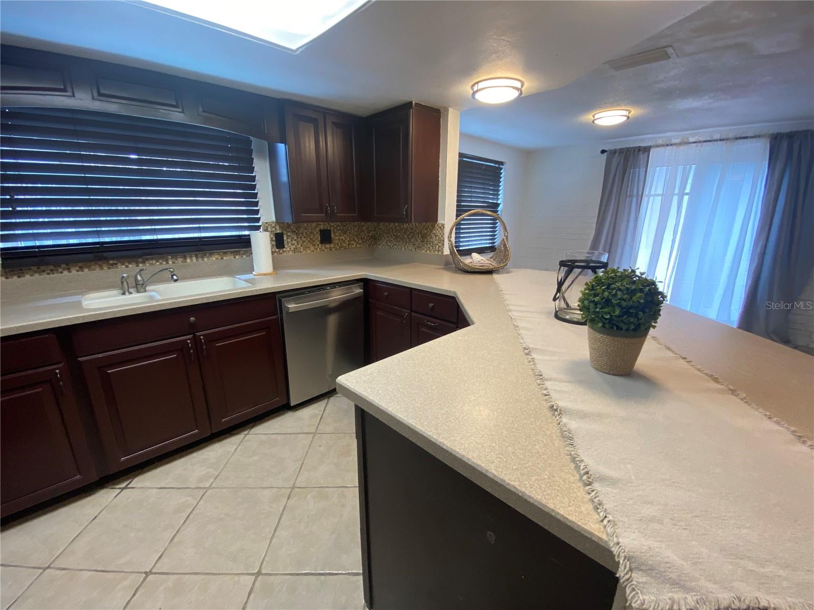 Image 7 of 49 For 1817 Dartmouth Drive