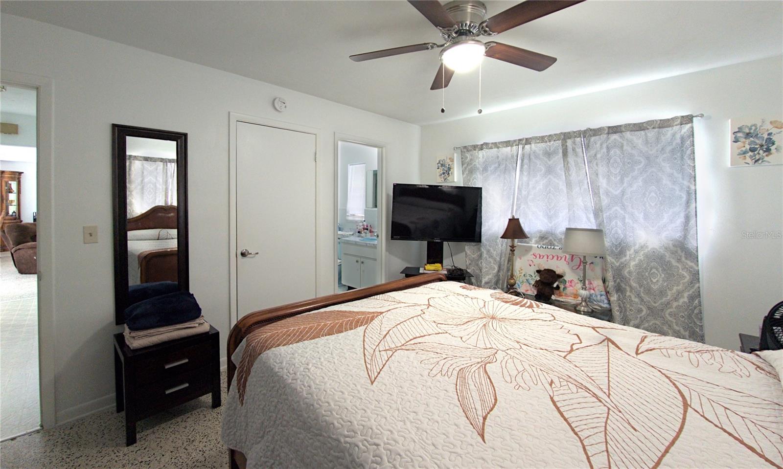 Image 8 of 16 For 9344 Horizon Drive
